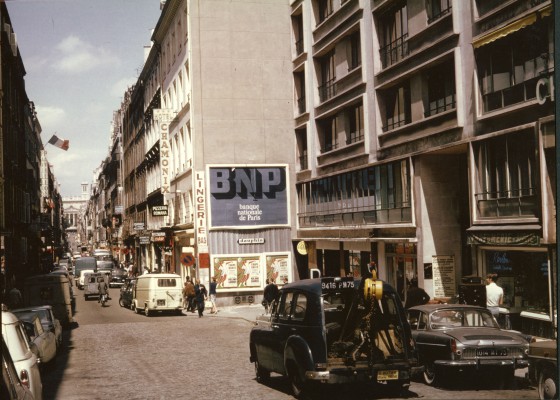 Logotype of the BNP on a poster in rue d'Hauteville in Paris, 1966 - BNP Paribas Historical Archives
