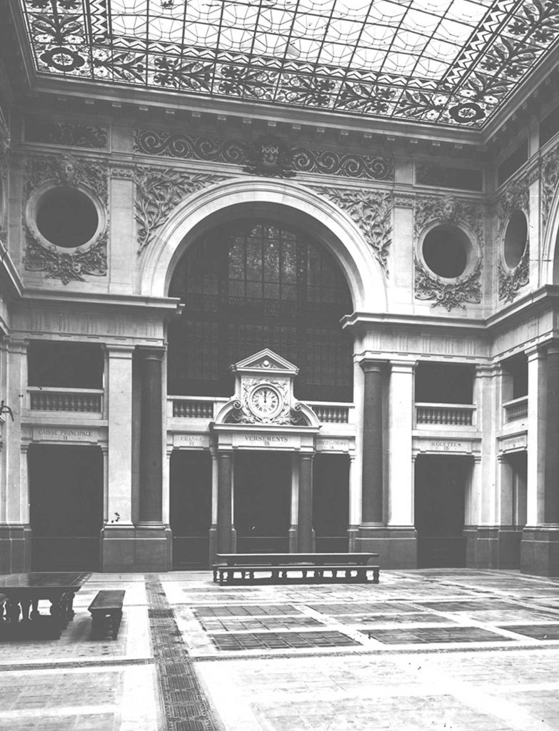 Vues de l’atrium du 14 rue Bergère, Paris. 1882