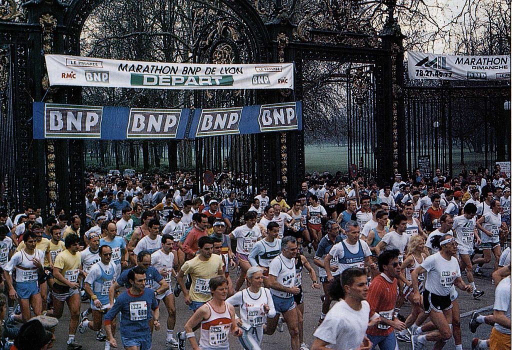 Départ de la grille du Parc de la Tête d’Or, lors du Marathon BNP de Lyon en 1988 – Archives historiques BNP Paribas