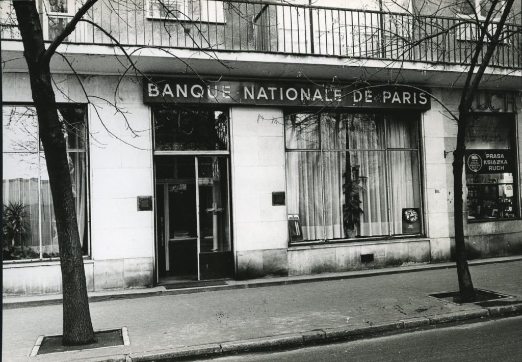 Façade du bureau de représentation de la BNP en 1977, à Varsovie – Archives historiques  BNP Paribas