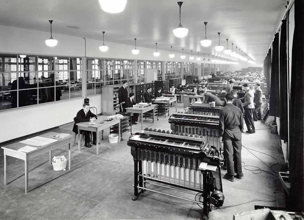 Accounting department’s mechanical data processing room, sorters in the foreground and card punching machines in the background, 1939- © BNP Paribas Historical Archives