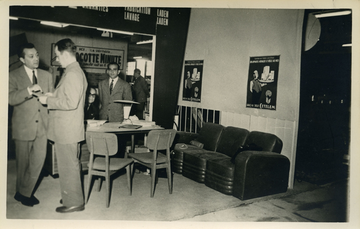 Appliance store in Algiers, where it is possible to identify Cetelem posters, 1954 - BNP Paribas Historical Archives