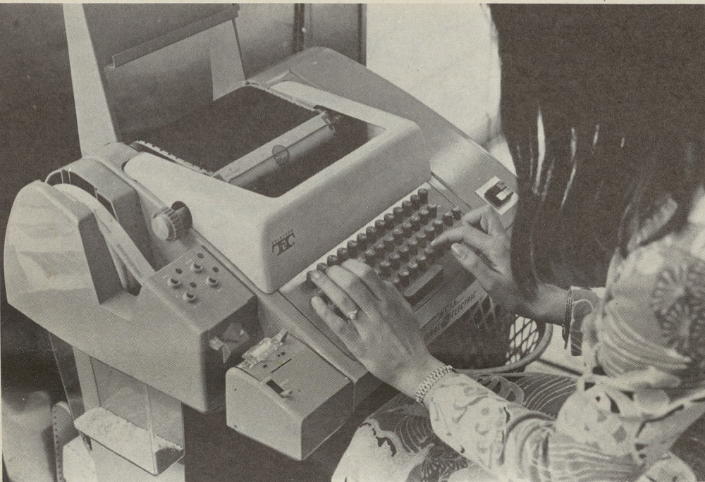 Monitor of the Honeywell-Bull terminal at "Le Centre d'information bancaire BNP" ("BNP Banking Information Centre") in 1971 – BNP Paribas Historical Archives