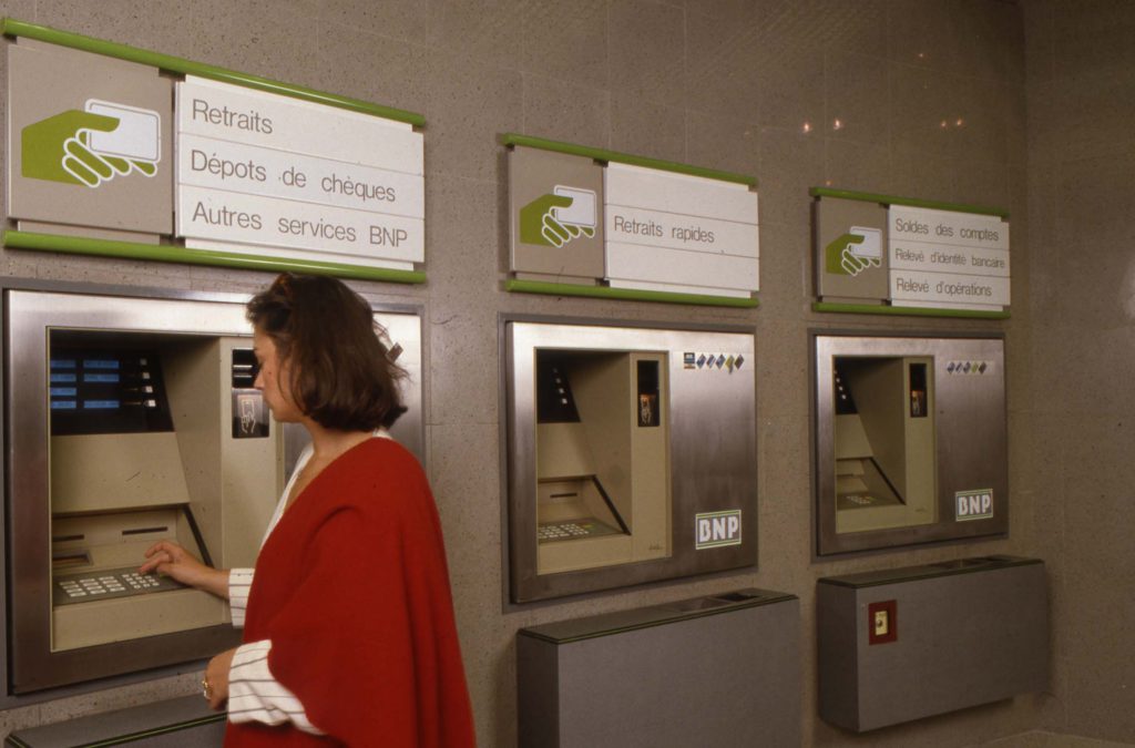 BNP's Automatic Teller Machines (ATM) in 1991 - BNP Paribas Historical Collections