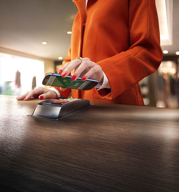 Contactless NFC payment with a smartphone, 2012 - BNP Paribas Historical Collections