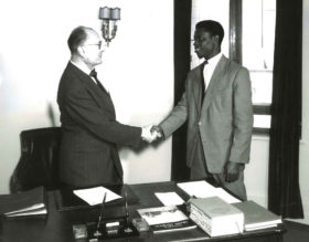 Nigerian intern welcoming, London, 1960, BNP Paribas Historical Archives