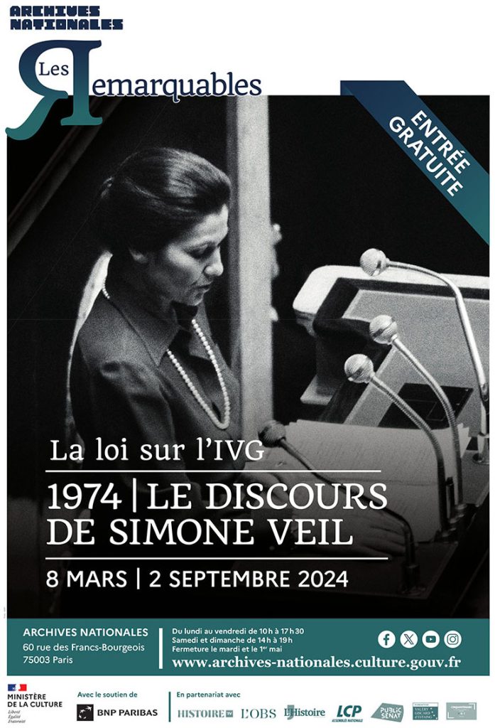 Affiche de l'exposition  "Loi sur l'IVG : 1974, le discours de Simone Veil,  montrant la ministre de la Santé à la tribune de l'Assemblée nationale en 1974 - Archives nationales - 2024