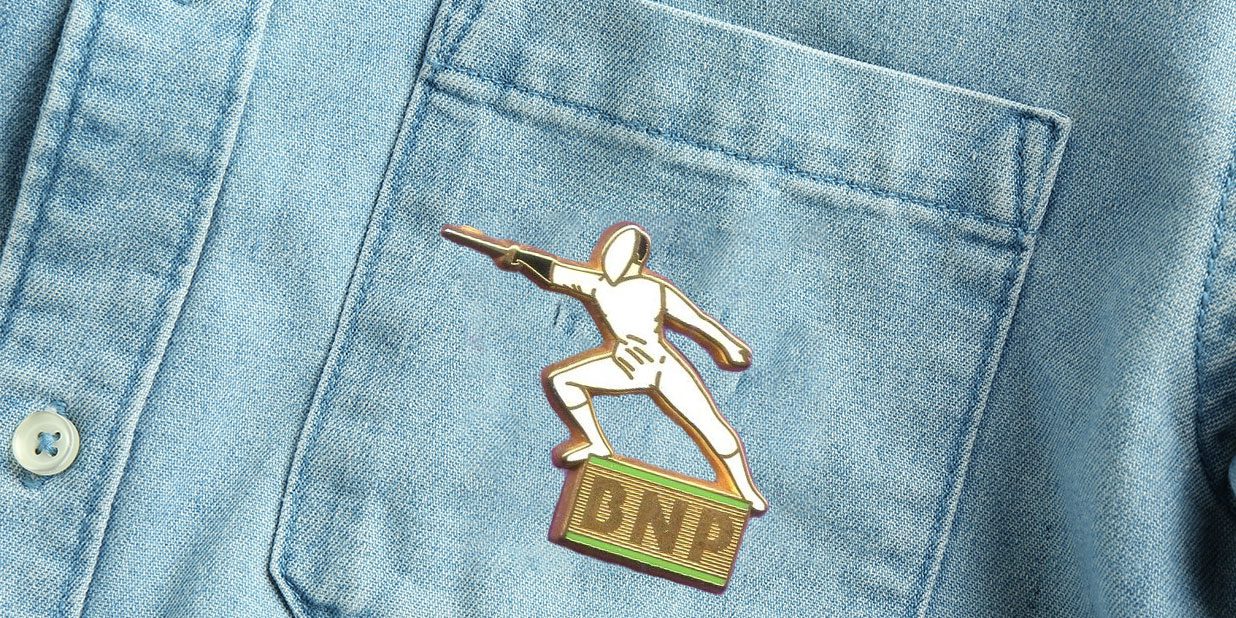  The pins: a fashionable accessory to serve the influence of the bank 