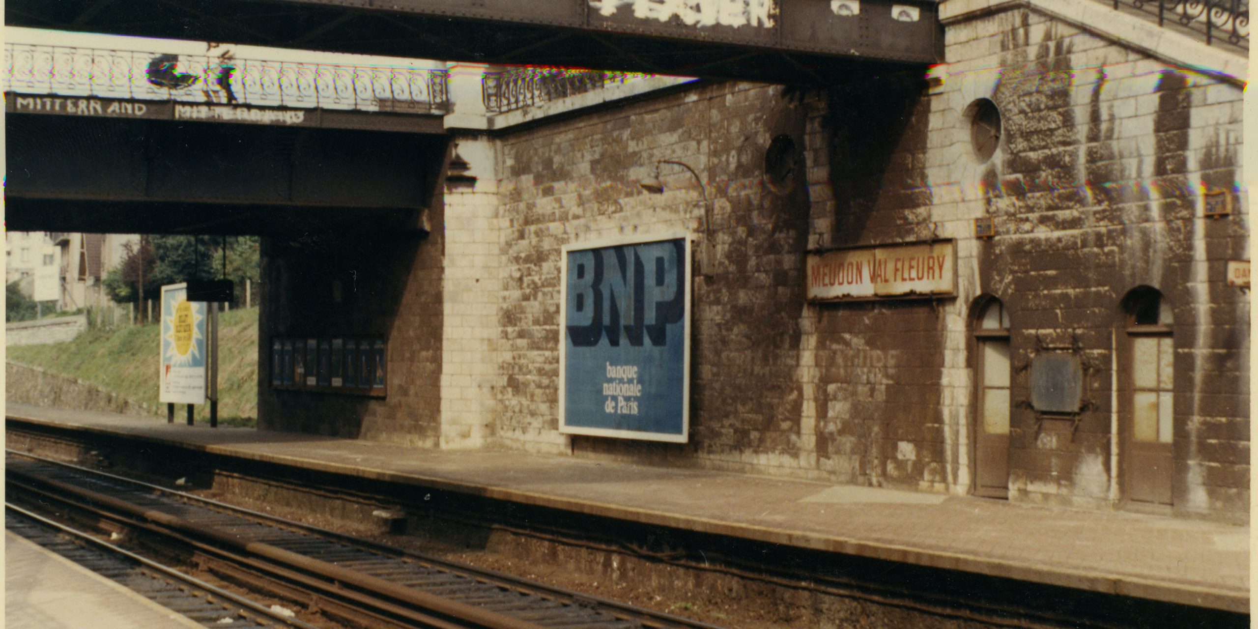 La BNP s'affiche dans les gares
